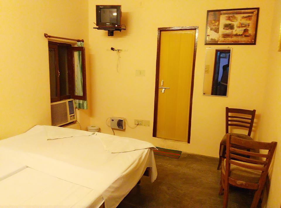 Mishra Guest House พาราณสี ภายนอก รูปภาพ
