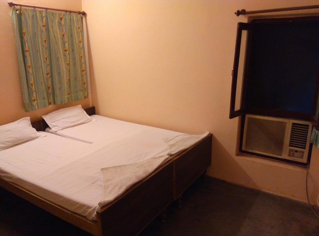 Mishra Guest House พาราณสี ภายนอก รูปภาพ